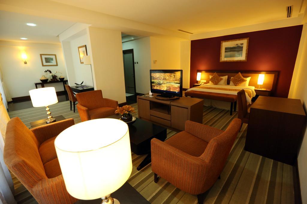 Puri Pujangga Hotel Bangi Ngoại thất bức ảnh