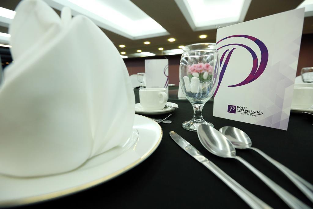 Puri Pujangga Hotel Bangi Ngoại thất bức ảnh