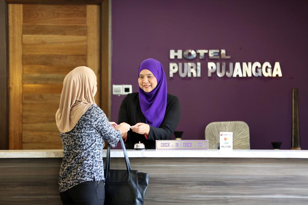 Puri Pujangga Hotel Bangi Ngoại thất bức ảnh