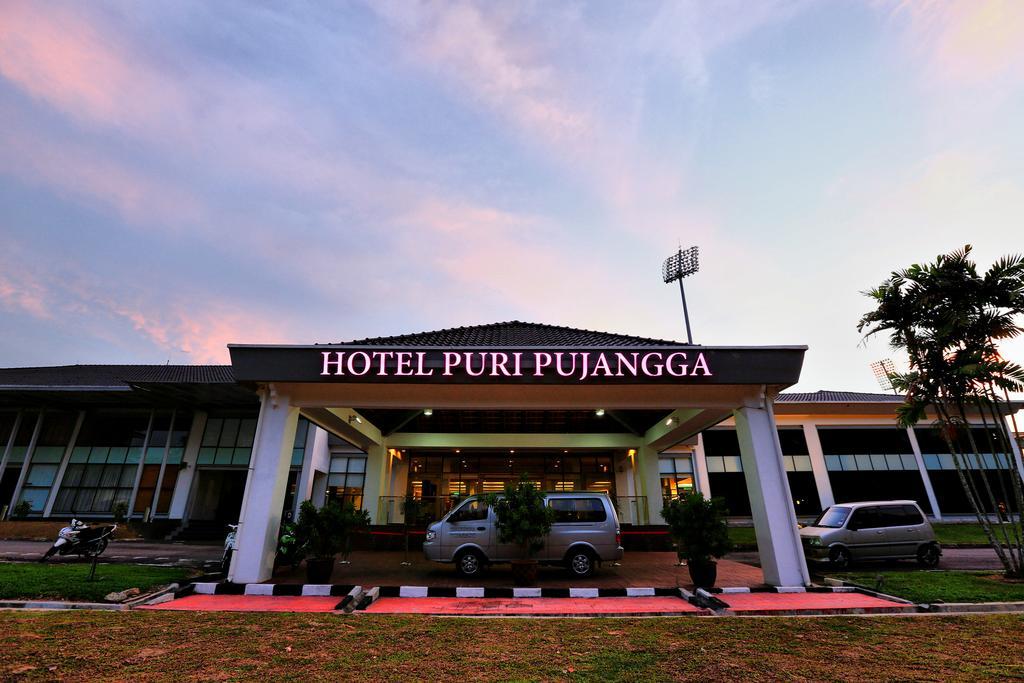Puri Pujangga Hotel Bangi Ngoại thất bức ảnh